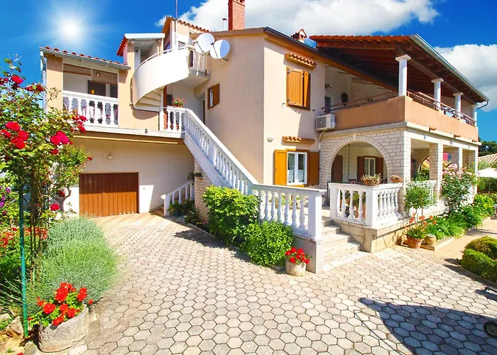 Apartments Munida 734